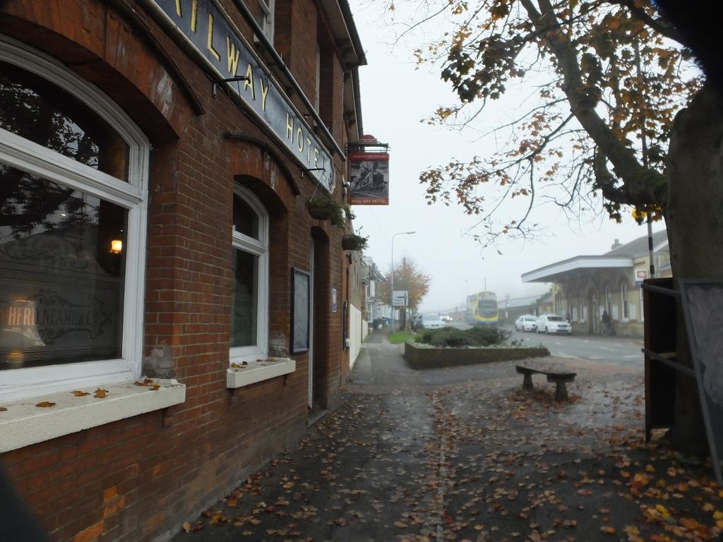 Railway Hotel フェイバーシャム エクステリア 写真